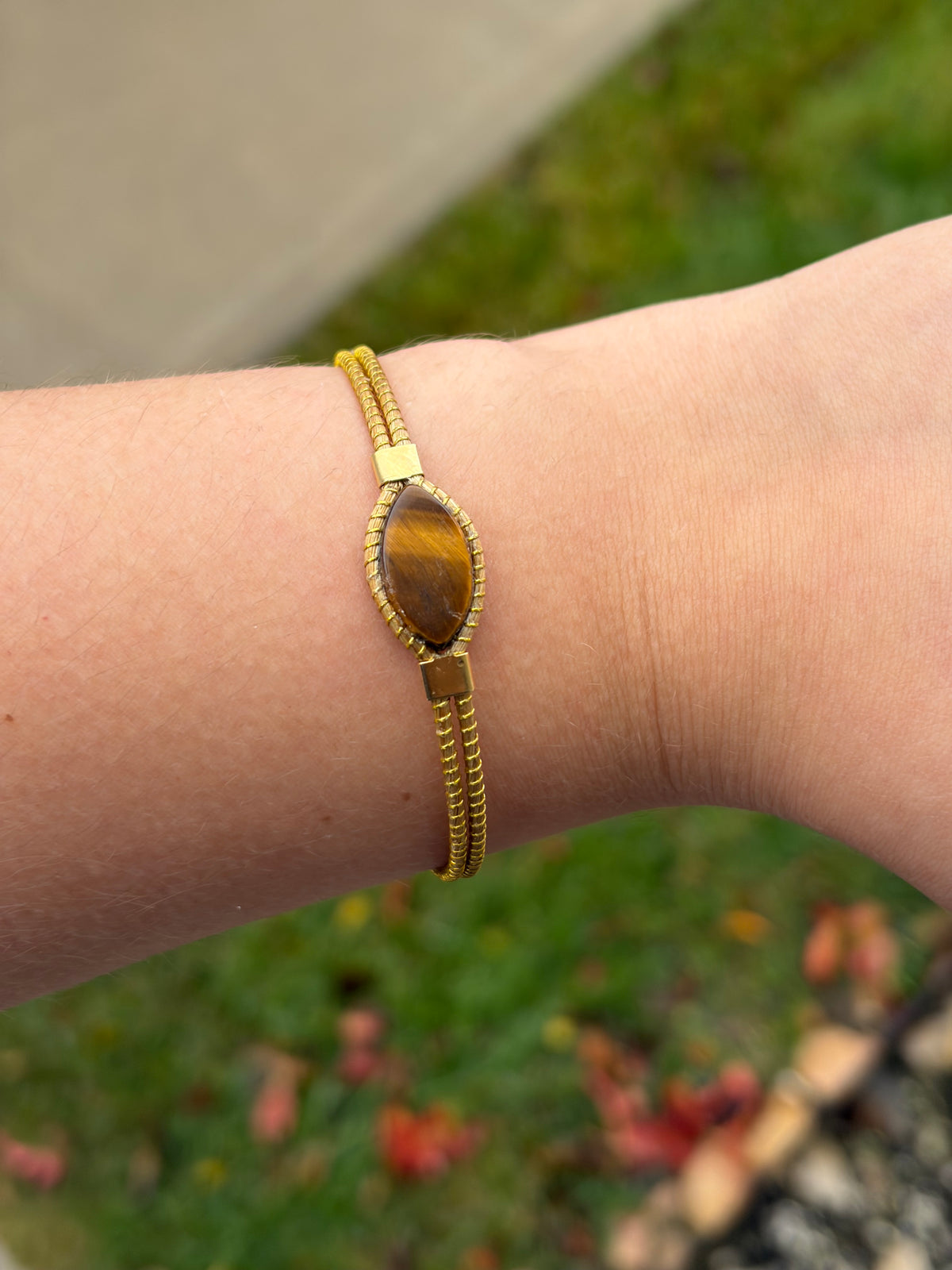 Natural Stone Bracelet – Handmade Brazilian Golden Grass Jewelry