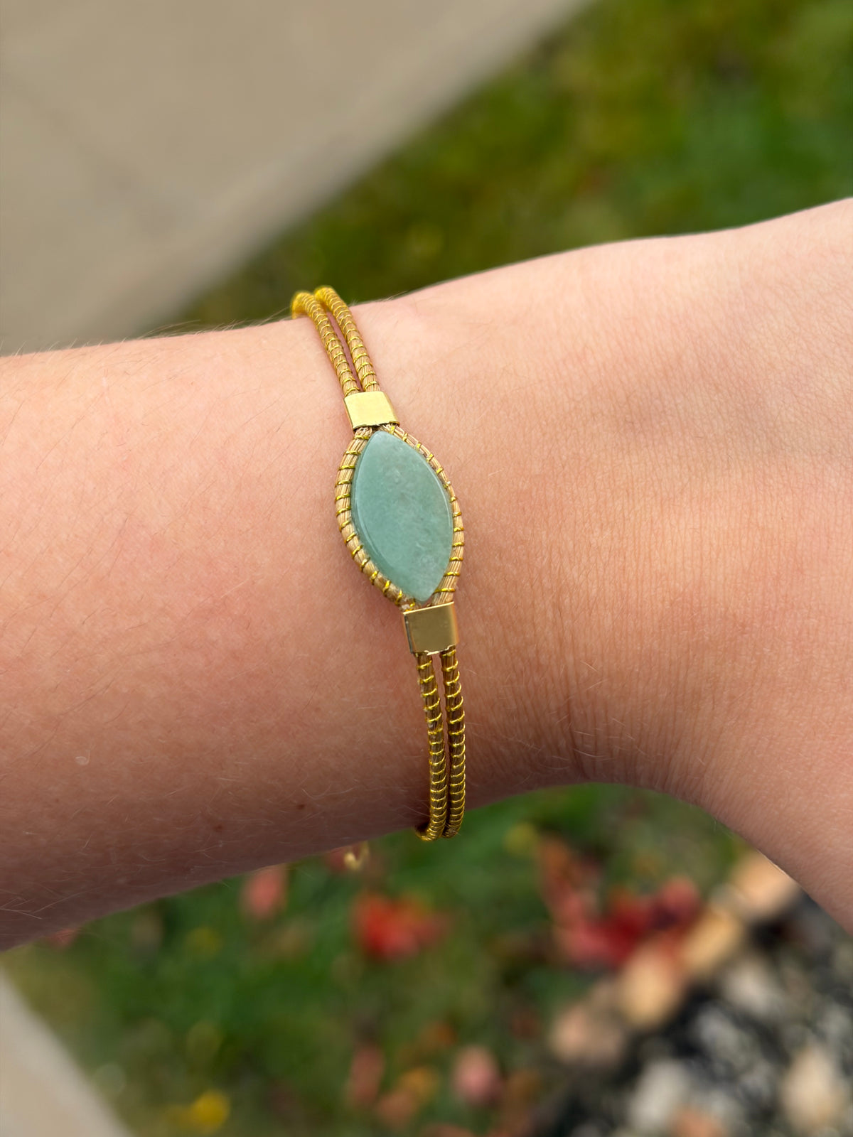 Natural Stone Bracelet – Handmade Brazilian Golden Grass Jewelry