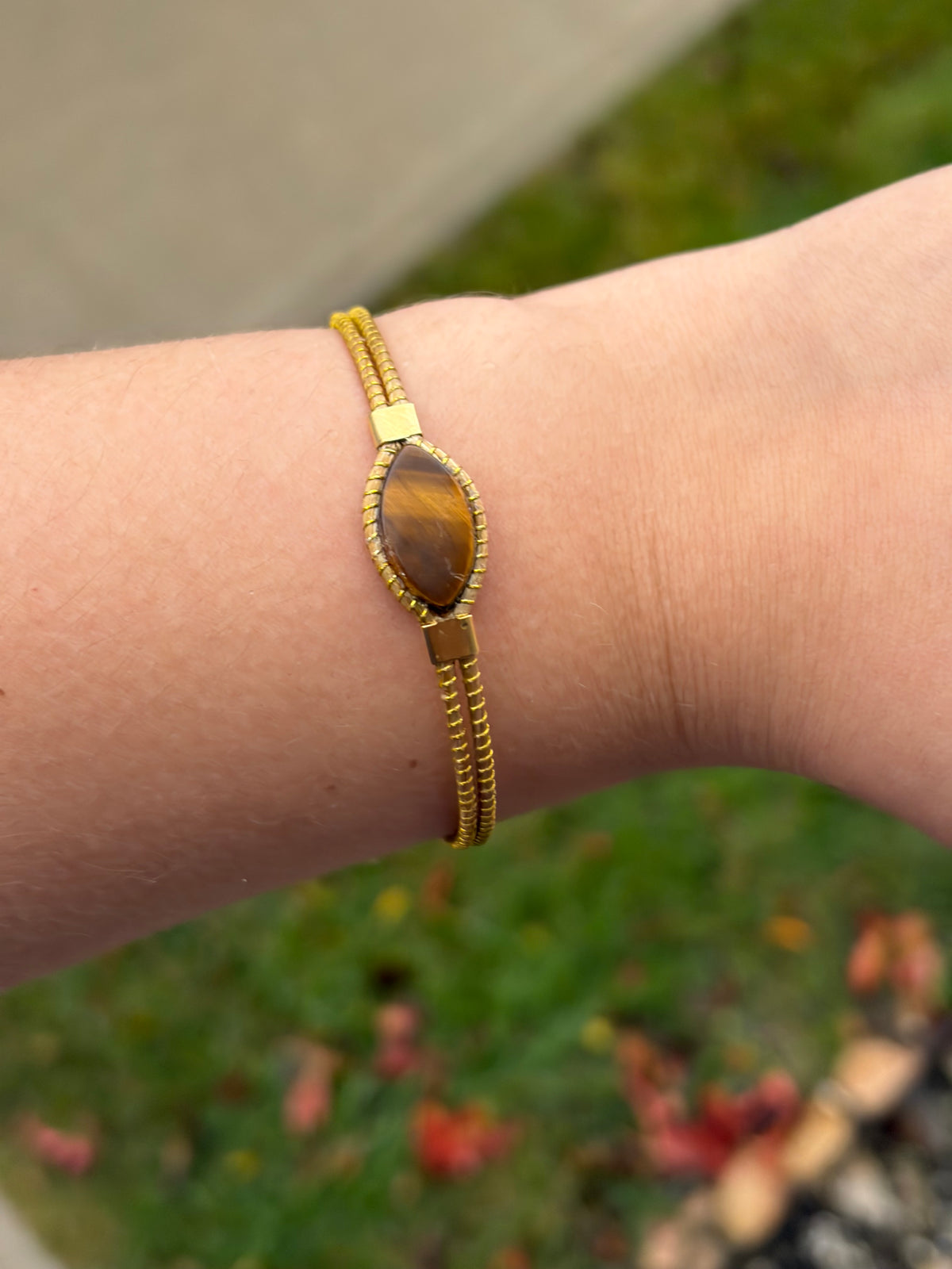 Natural Stone Bracelet – Handmade Brazilian Golden Grass Jewelry