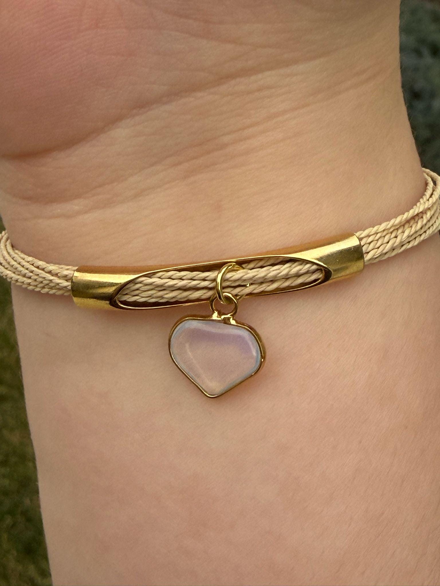 Minimal Golden Grass Bracelet with Natural Stone Charm, Adjustable Handmade Brazilian Jewelry, Quartz, Amethyst, Moonstone