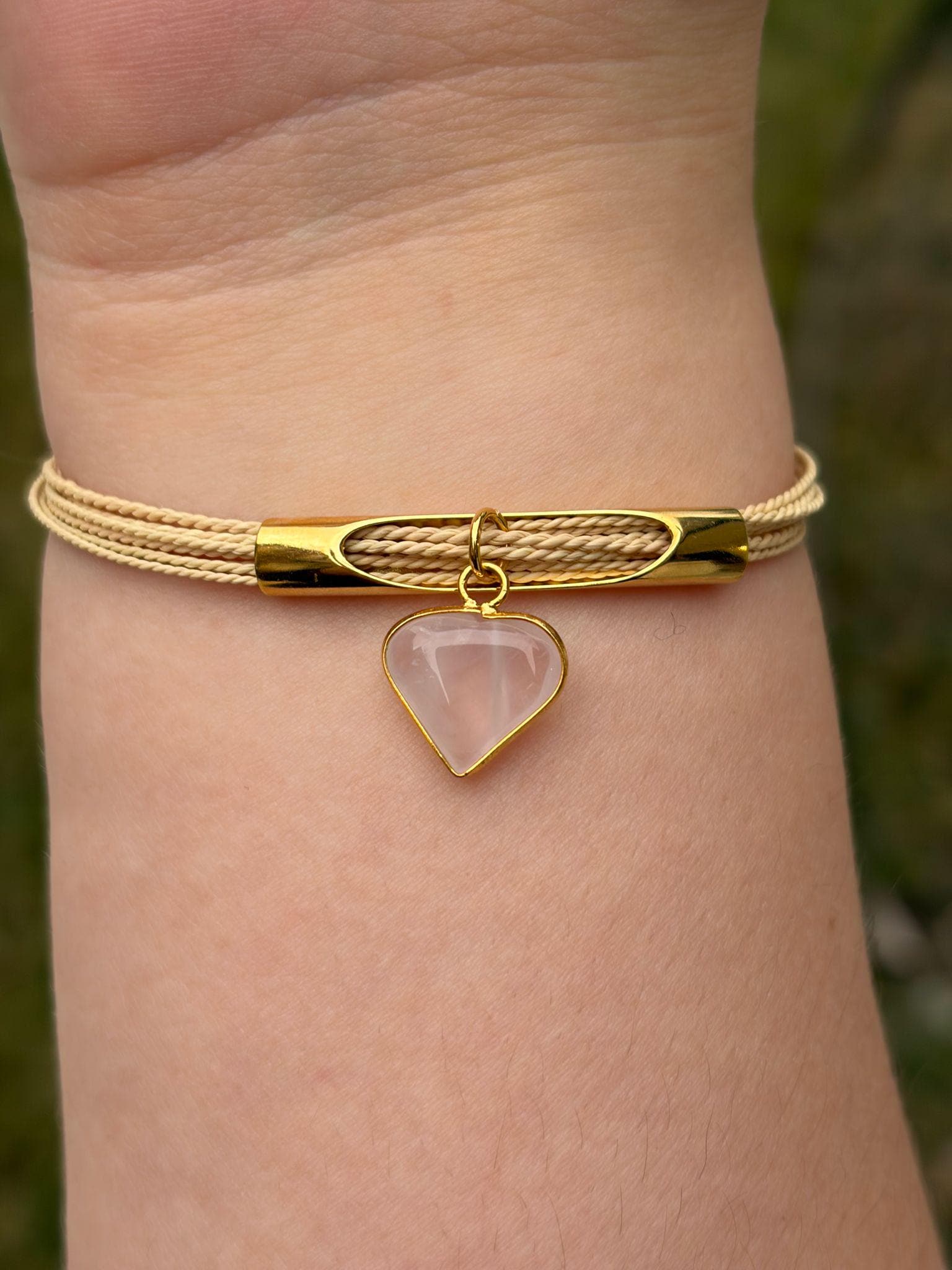 Minimal Golden Grass Bracelet with Natural Stone Charm, Adjustable Handmade Brazilian Jewelry, Quartz, Amethyst, Moonstone